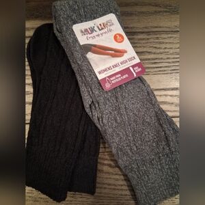 NEW Muk Luks Women's Knee High Socks - Black and Charcoal Gray